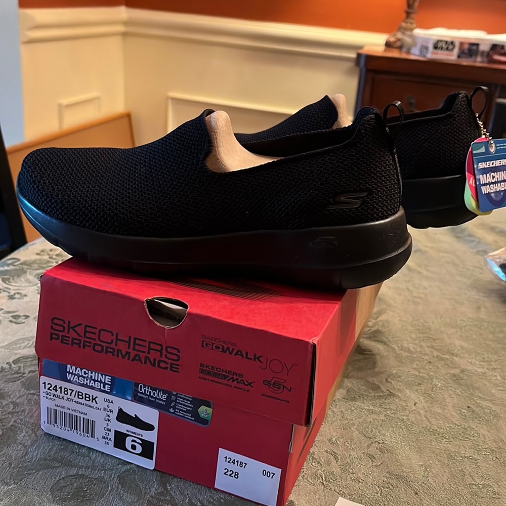 Sketchers Performance Sneakers Go Walk Joy